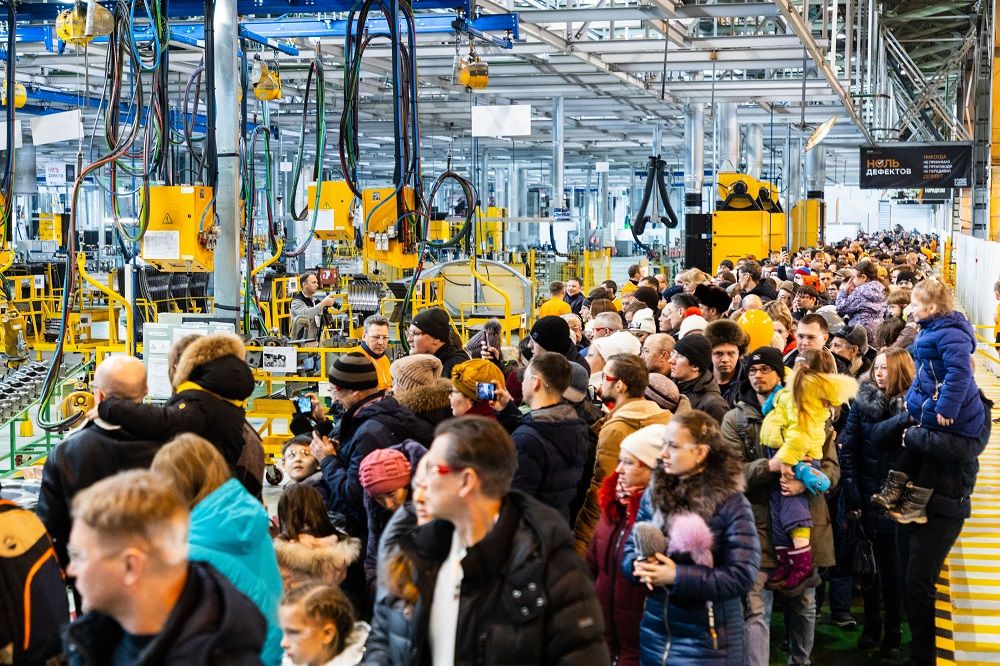 На заводе "Лада - Ижевск" собраны обновленные LADA Vesta 