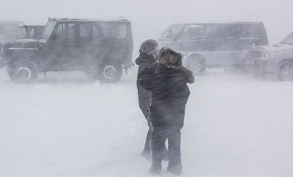 Зима лютует: на Ямале из-за морозов ездить можно только в автоколоннах