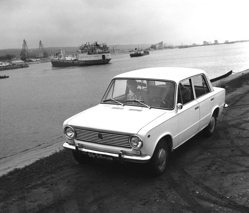 Первому автомобилю АВТОВАЗа - 46 лет