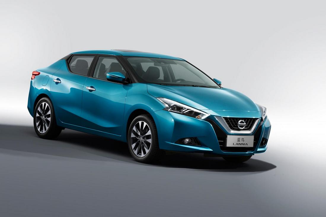 Nissan запускает в серию новый седан