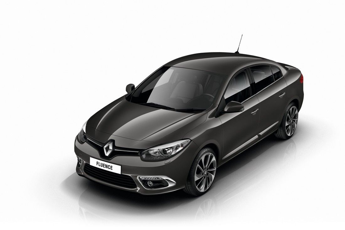 Седан Renault Fluence обновили для России. Уже в продаже