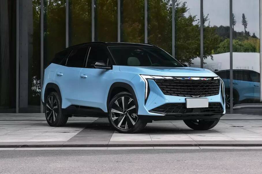 Новый кроссовер Geely Atlas на платформе Volvo за 2,5 млн рублей в продаже