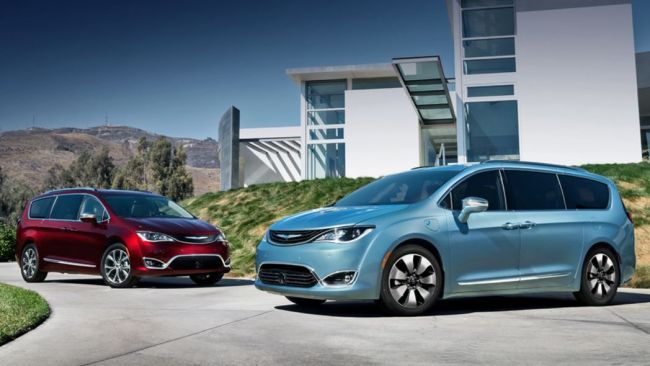  Российские цены на минивэн Chrysler Pacifica: как-то дорого