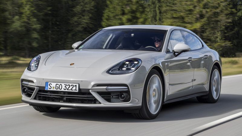 В Porsche Panamera возможны замыкания. И возгорания