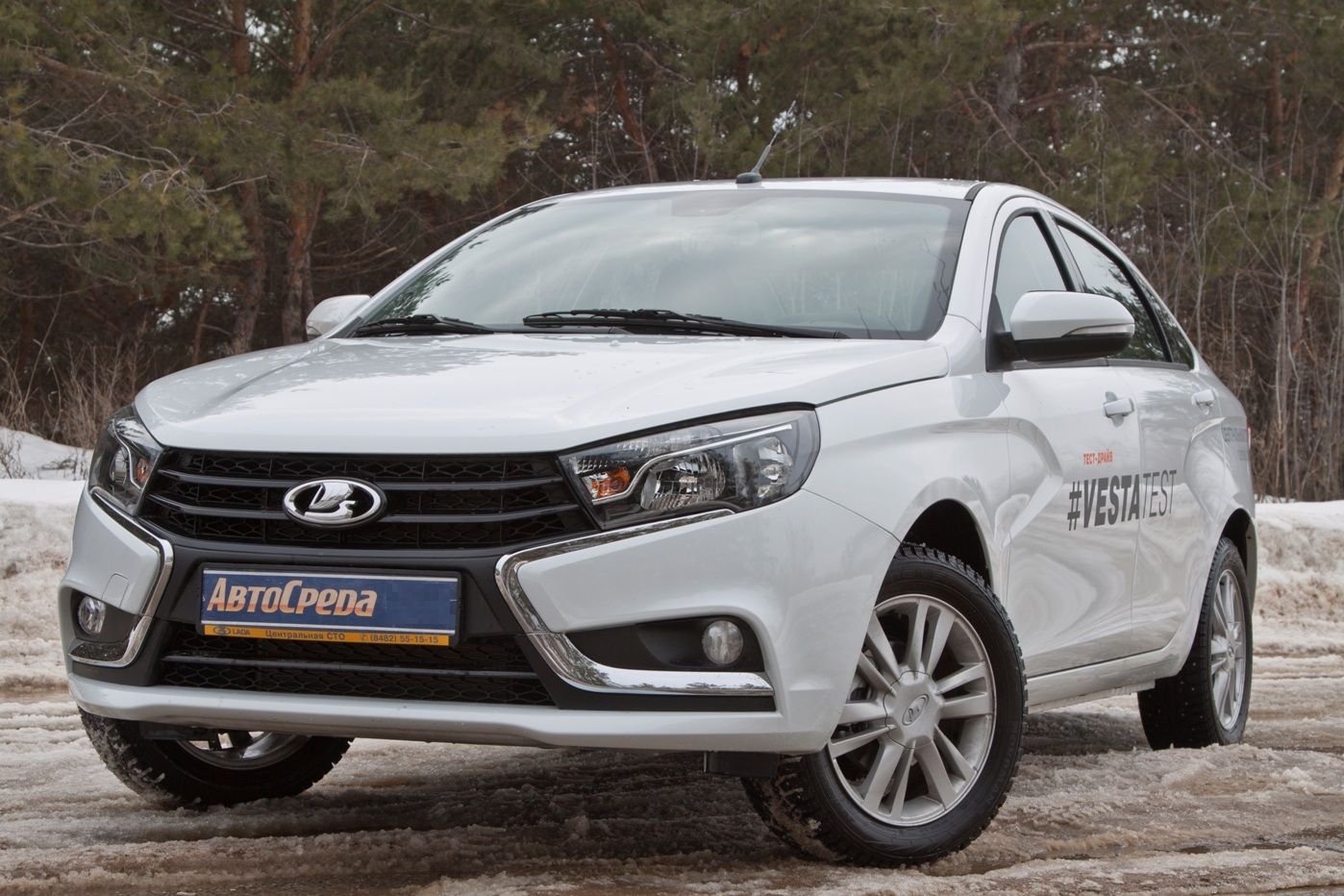 Продажи новинок LADA: Vesta "буксует", XRAY "набирает обороты"