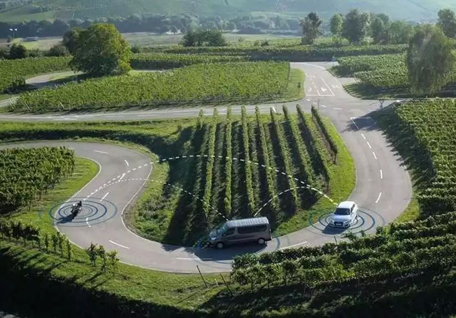 Bosch научит автомобили общаться с мотоциклами