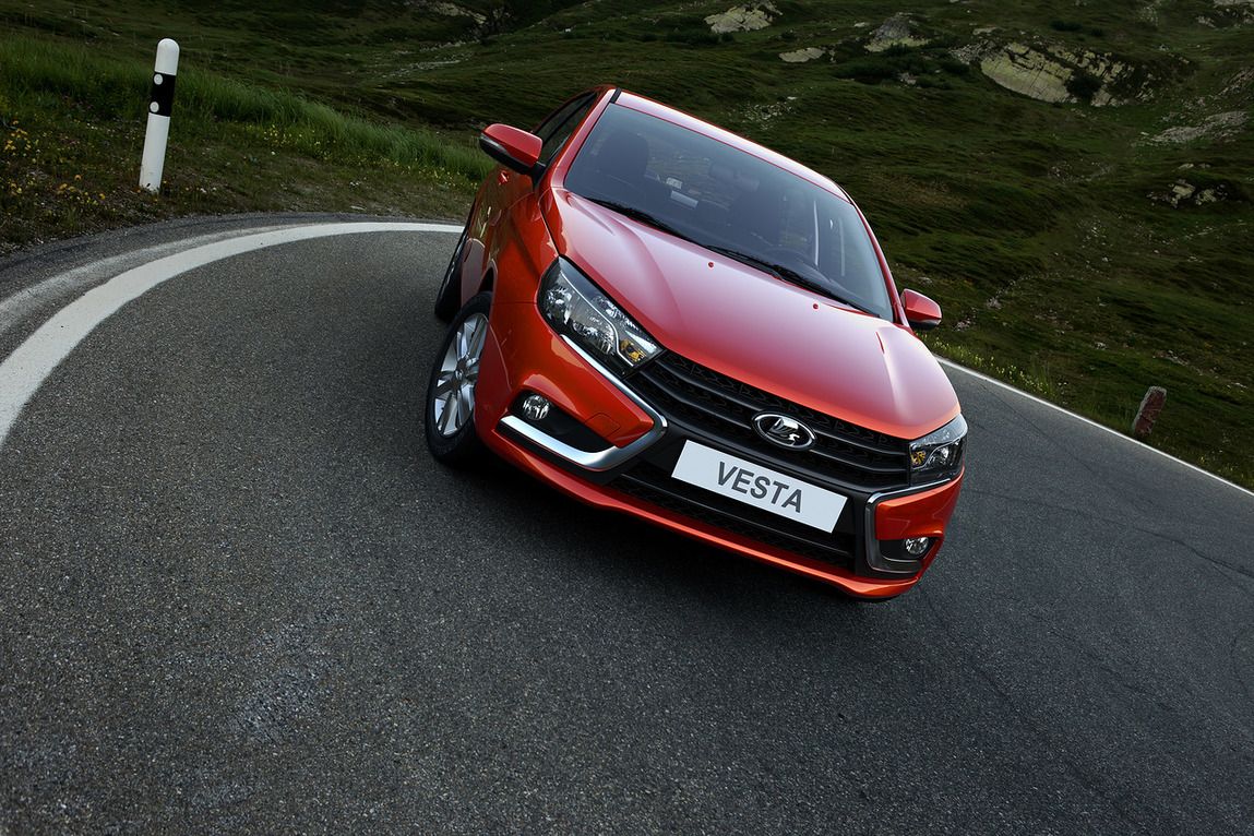 LADA Vesta выбыла из пятерки лидеров рынка
