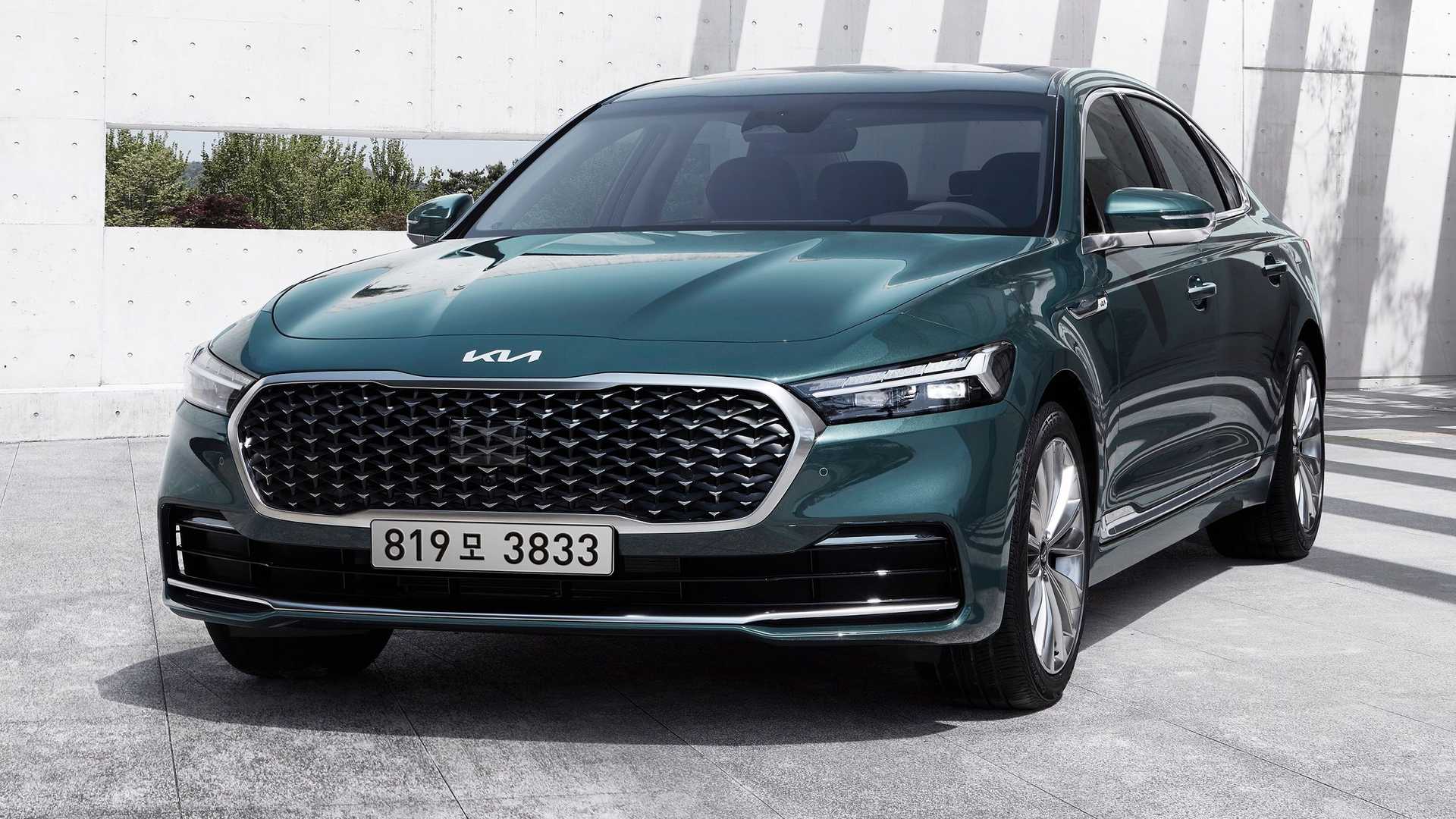 Марка KIA впервые представила новый представительский седан K9 