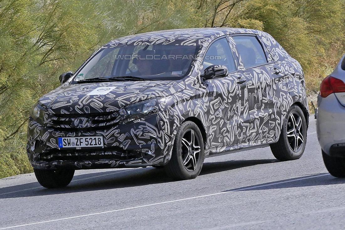 АВТОВАЗ собрал 23 «высоких» хэтча LADA XRAY