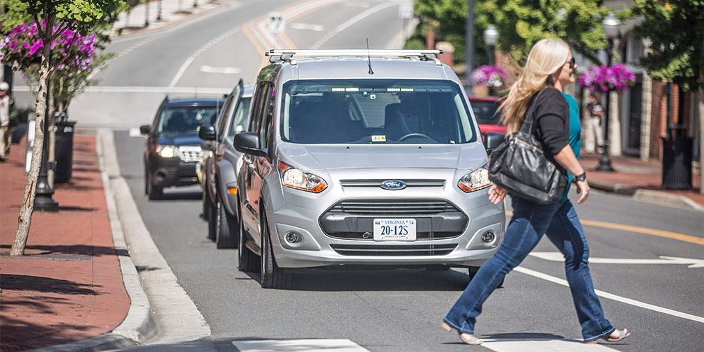 Ford научит беспилотные автомобили общению  