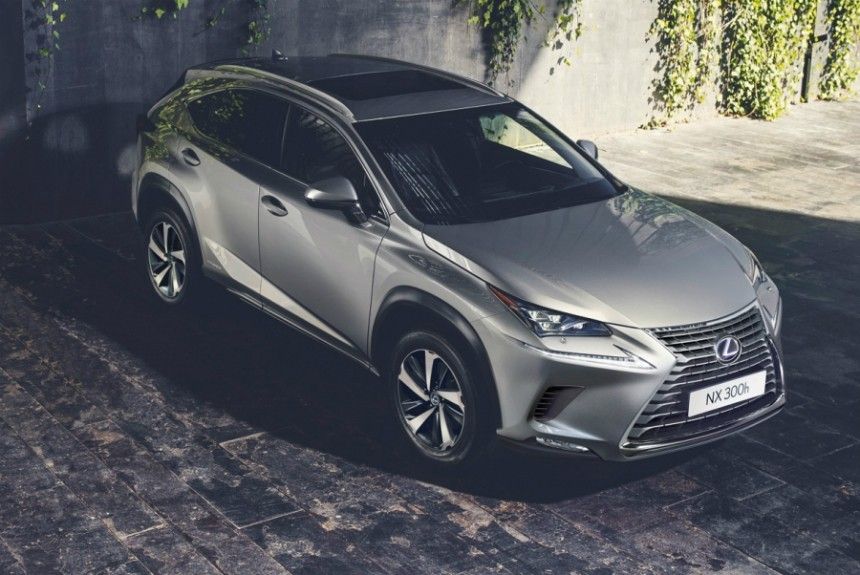 Обновленный кроссовер Lexus NX поступил в продажу