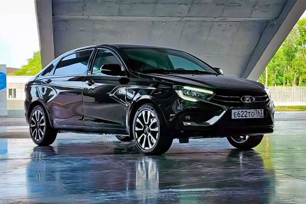 Презентована удлиненная Lada Aura для чиновников 