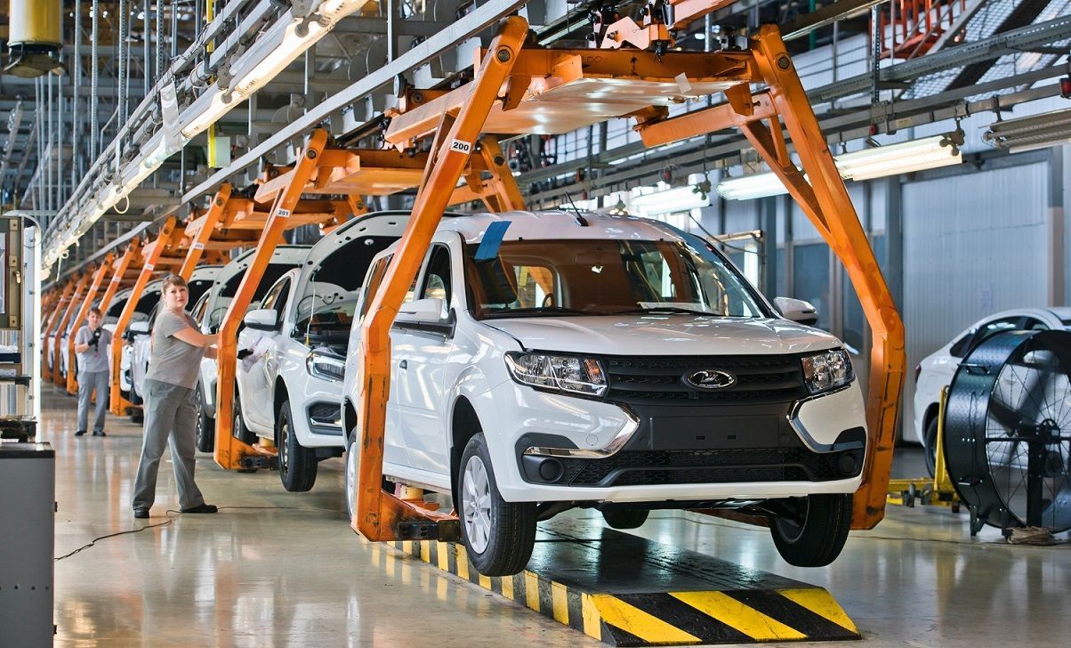 Первые Ларгусы  сходят с конвейера АВТОВАЗа  