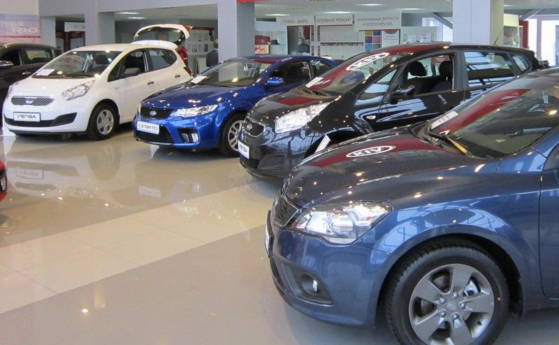 Российский авторынок рухнул в январе