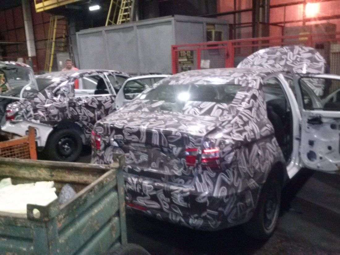 Тестовые экземпляры LADA Vesta отправили под пресс