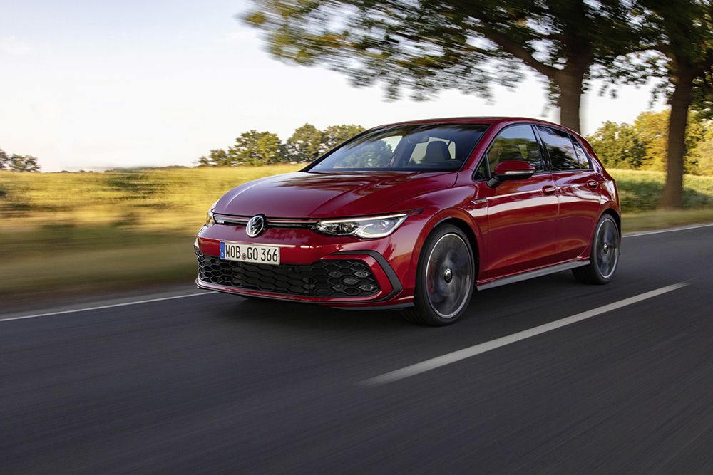 Volkswagen Golf улучшил базовое и опциональное оснащение