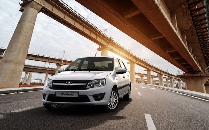 LADA Granta в августе стала самой продаваемой моделью в России