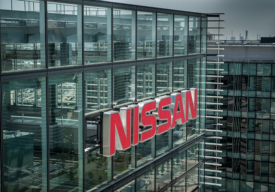 Nissan взялся за родственников Карлоса Гона
