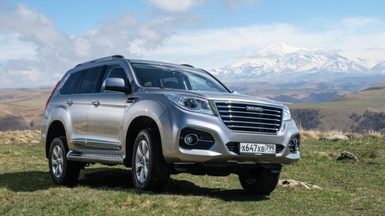 Внедорожник Haval H9 подешевел в России на миллион рублей