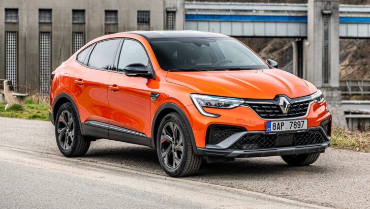 В Россию приехал новый кроссовер Renault Arkana за 3,5 млн рублей