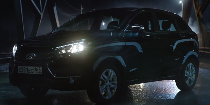 "Вернись к своим!", - призывает новая реклама LADA
