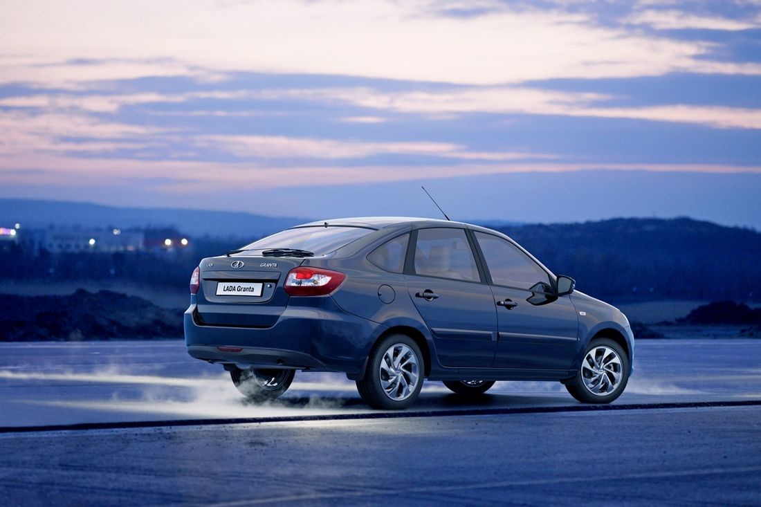 В Ижевске выпущен 100-тысячный лифтбек LADA Granta