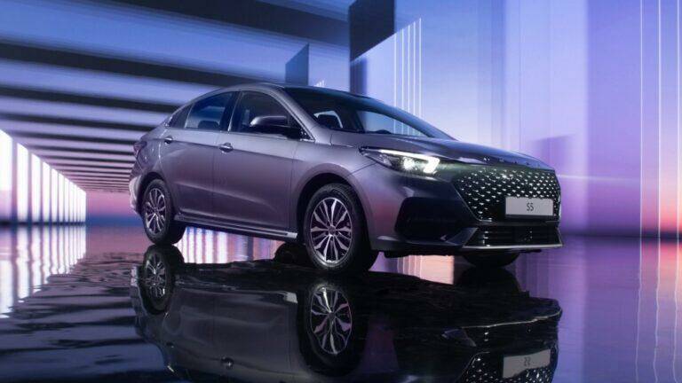 В России объявлены цены на новый седан Omoda S5  