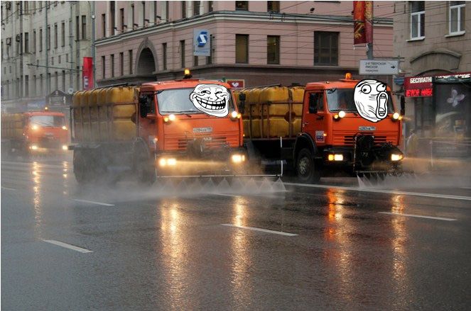 Зачем мыть дороги водой в дождь?