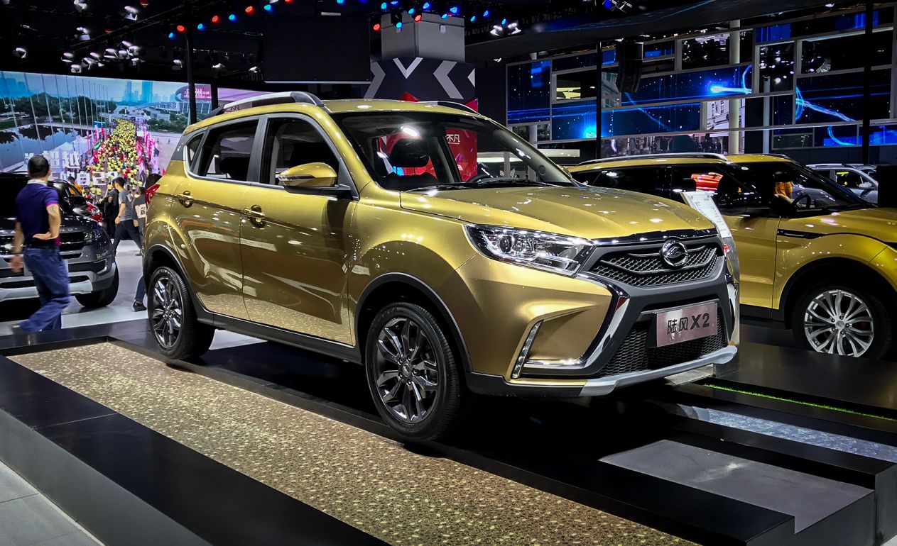 Китайскую копию Lada XRAY показали живьем