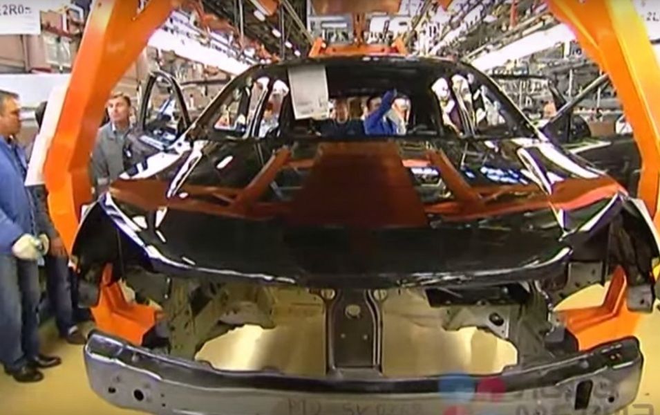 АВТОВАЗ выпустил первый пилотный хэтч LADA XRAY