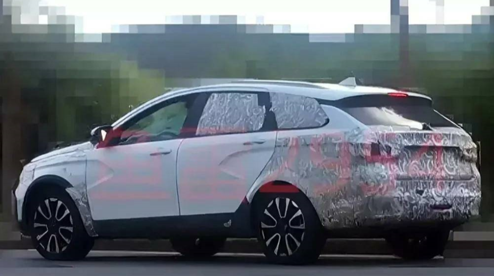 В Китае тестируют новую Lada Vesta  