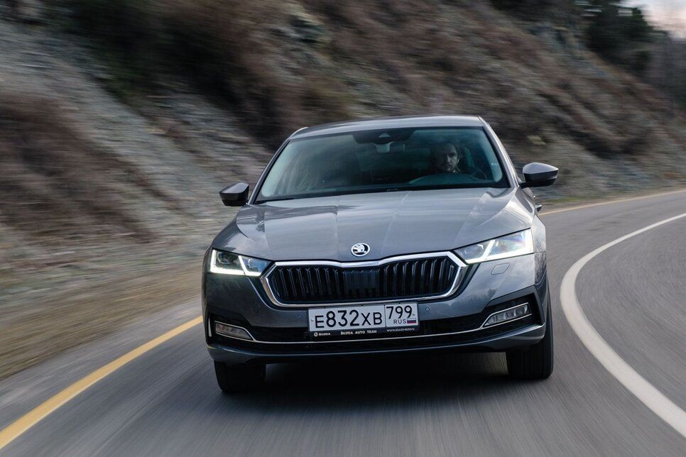Ход А7-А8: превращение пешки. Первый тест новой Skoda Octavia.  