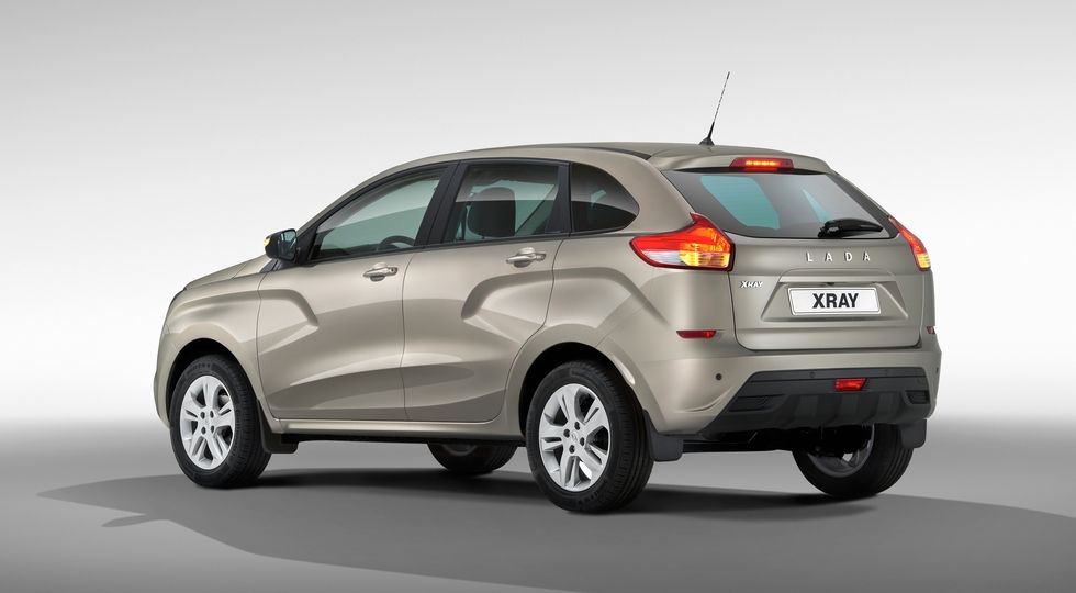 У LADA XRAY первый спад продаж