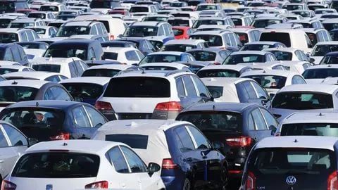 Авторынок РФ в октябре: рост на 8%, у LADA — на 12%