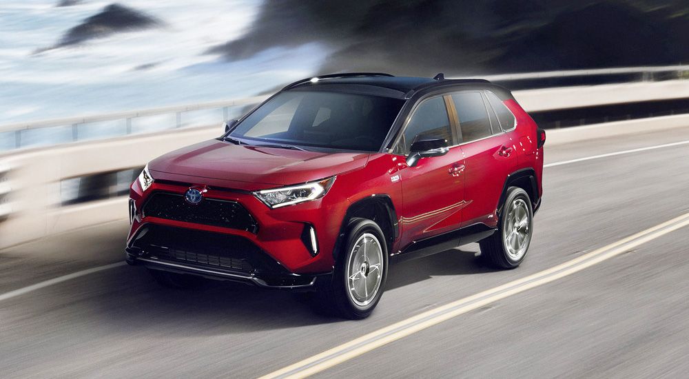 Toyota RAV4: самый мощный вариант, запоздалая презентация и «лосиный тест»