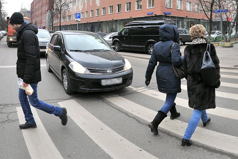 Камеры начинают штрафовать за непропуск пешехода  