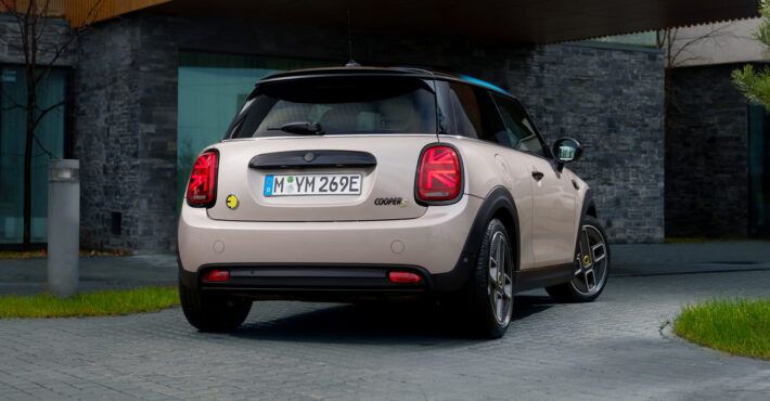 mini-cooper-se-3-scaled-e1642145958325-710x370.jpg