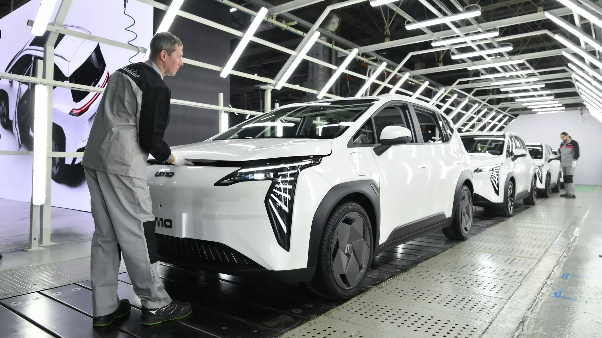 На заводе Москвич запущено производство автомобилей под брендом UMO