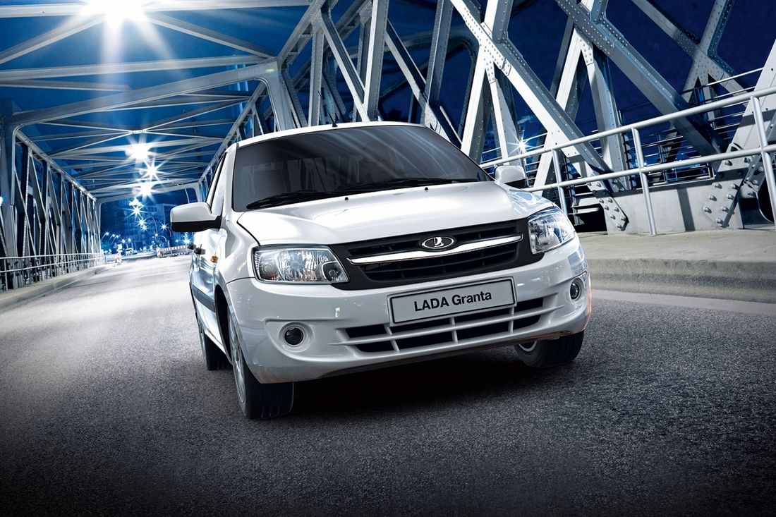 LADA Granta опять победила. ТОП-25 самых популярных авто России