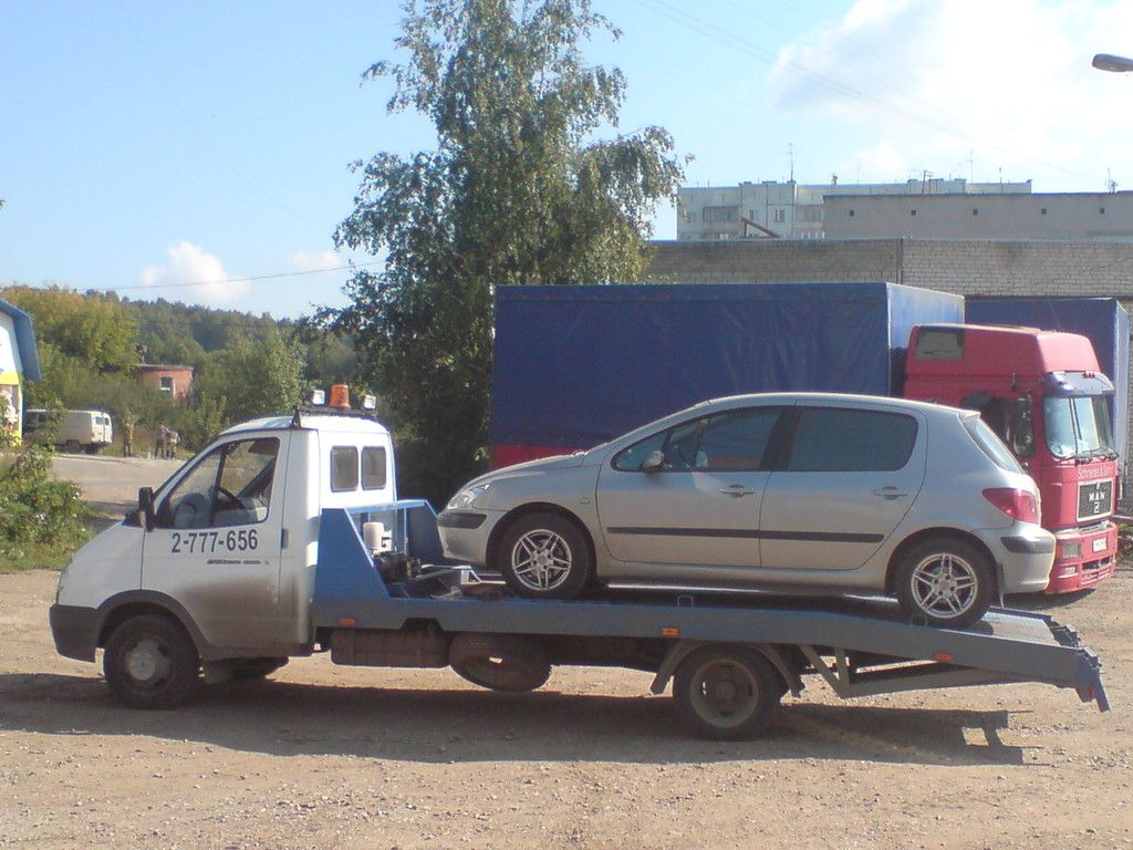 Начал действовать закон, изменивший порядок эвакуации автомобилей
