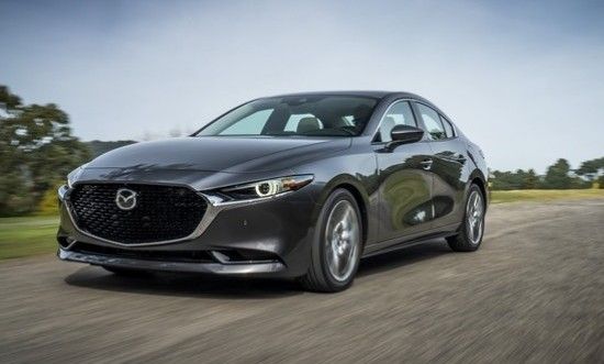 Новое поколение седана Mazda 3 в России: когда и почем