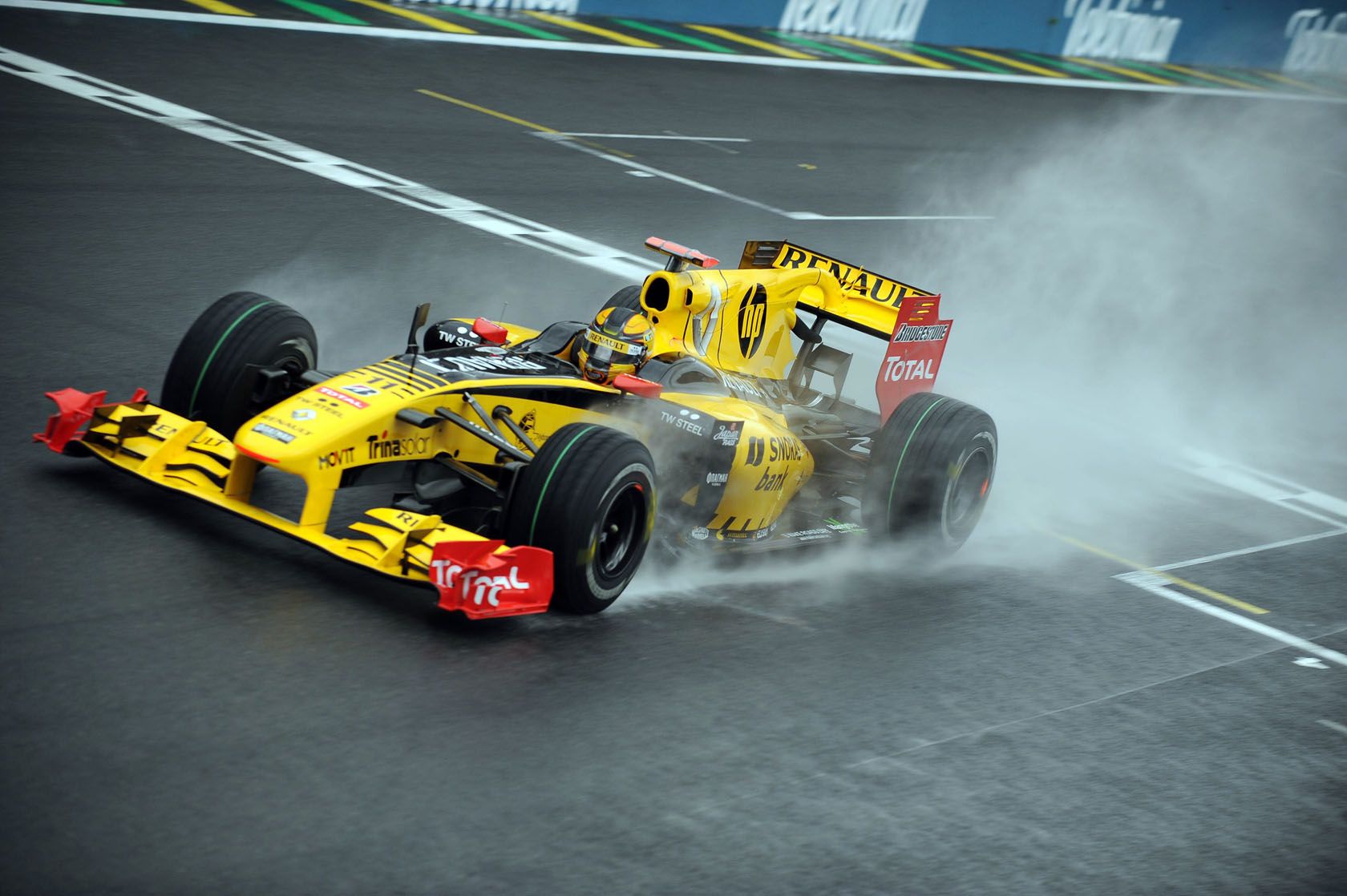Renault намерена создать полноценную команду в F1