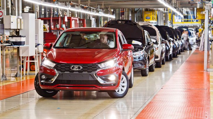 Lada снова на конвейере. АВТОВАЗ вышел из отпуска.