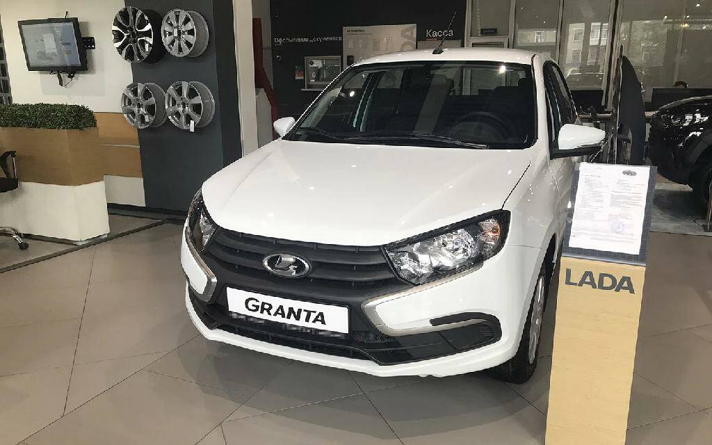 Почему не хватает на всех седанов Lada Granta?
