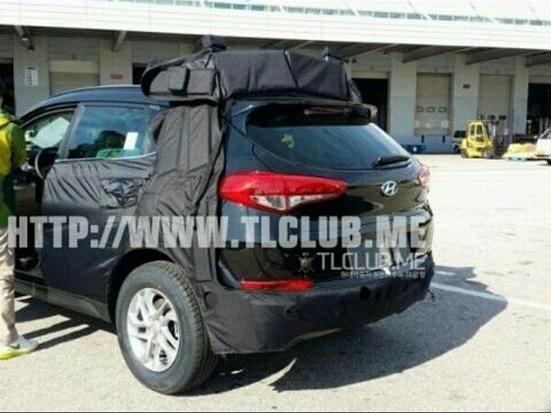 Hyundai ix35 нового поколения попался фотошпионам