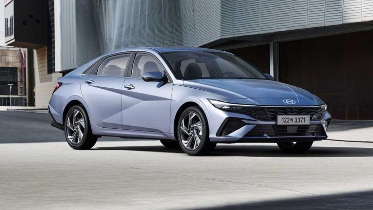 В Россию приехали новые Hyundai Elantra по цене от 2,1 млн рублей