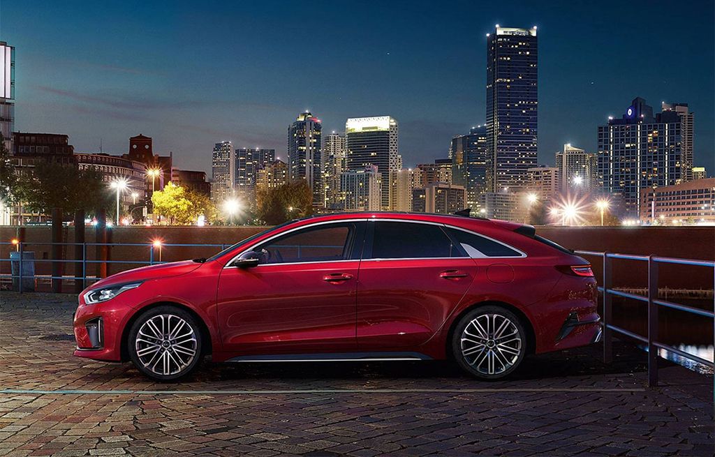 Определены сроки продаж Kia ProCeed в РФ