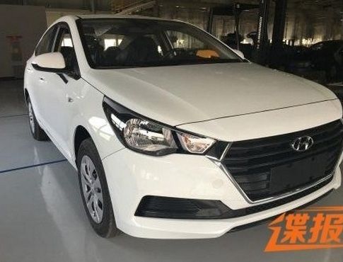 В сети появились новые изображения салона Hyundai Solaris 2017
