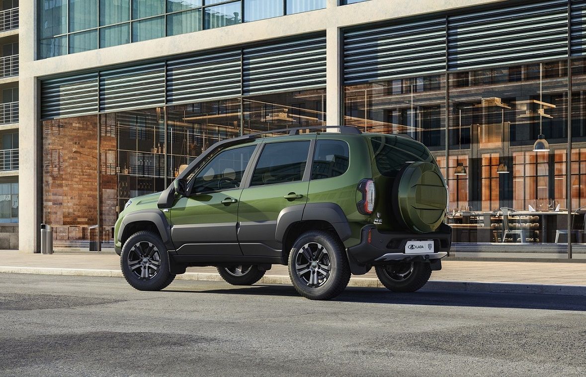 В апреле 2023 года поступит в продажу спецсерия LADA NIVA Travel KHL 