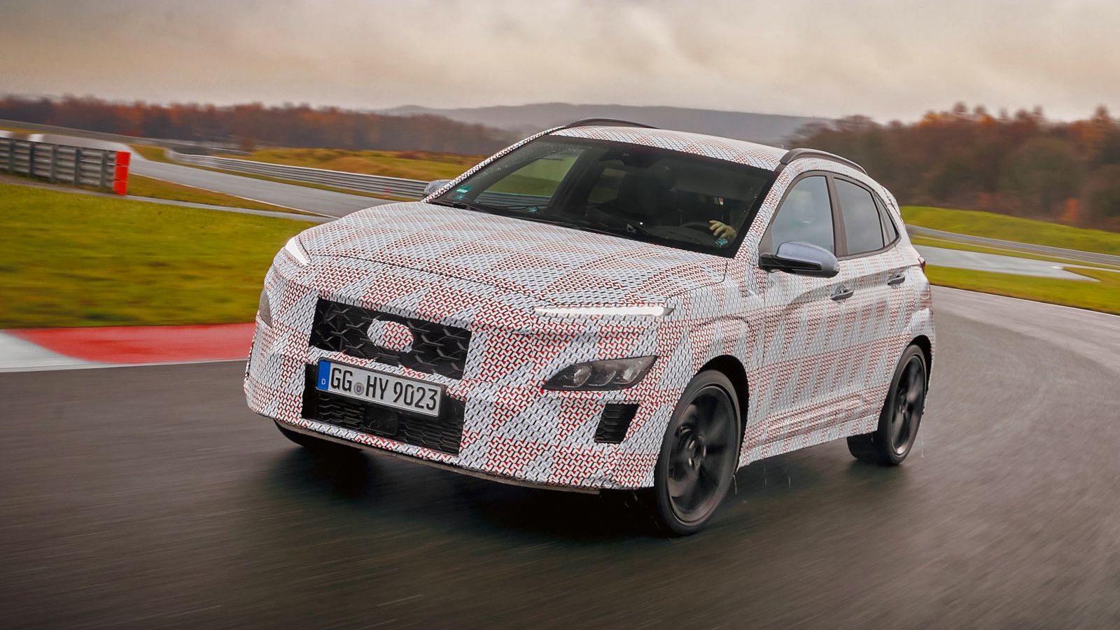 Появились фото первого «заряженного» кроссовера Hyundai — пока в камуфляже